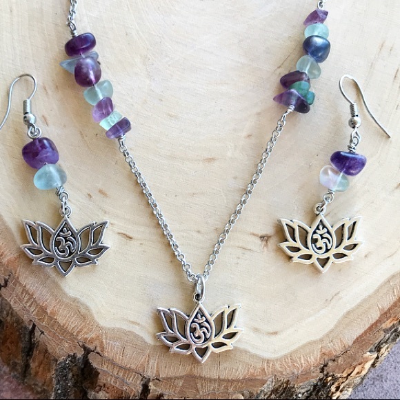 Boho Fluorite gemstones chips om sign lotus flower set ( necklace + earrings ) - Picture 2 of 11